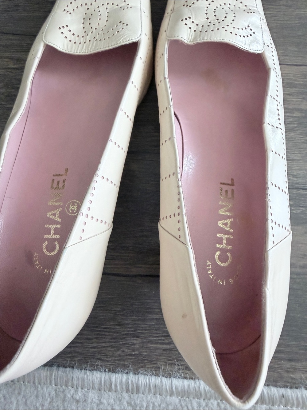 CHANEL Cream Leather Perforated CC Ballet Flats